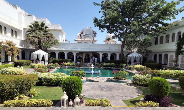 hotel taj lake palace udaipur